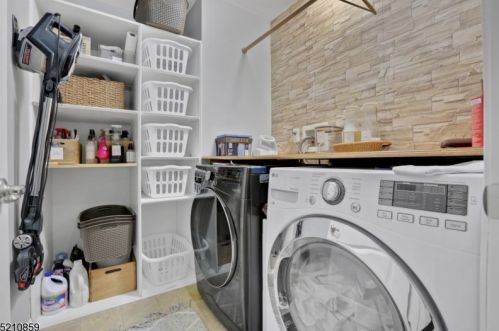 87 Thomastown Rd, Dover NJ 07803-3019 exterior