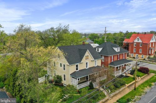 328 Mildred St, Charles Town WV  25414-1834 exterior