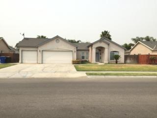 735 Birch Ave, Lemoore, CA 93245-5200
