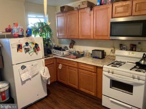 24 Manheim St, Philadelphia, PA 19144-2943