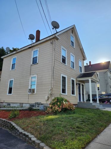 9 Jefferson St, Nashua, NH 03064-2430