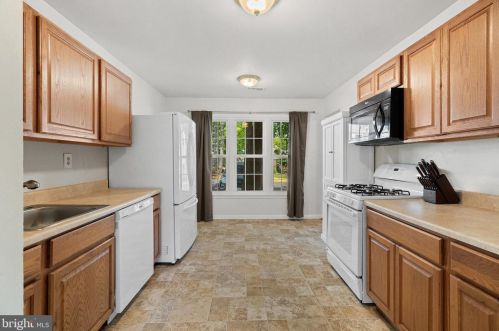 5454 Lighthouse Ln, Springfield VA  22015-1934 exterior