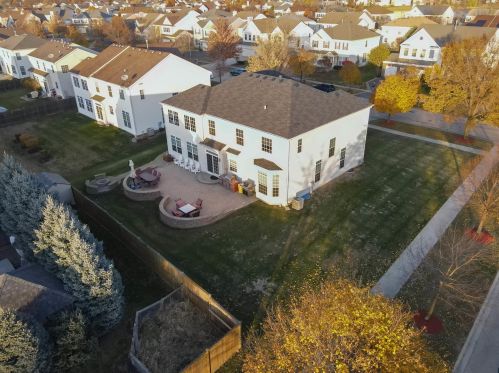 407 Aviary Ln, Lemont, IL 60490-2043