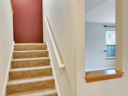 1182 Cape Cod Ln, Pingree Grove IL  60140-2000 exterior