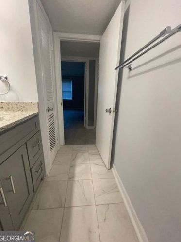 71 Montre Sq, Atlanta GA  30327-4044 exterior