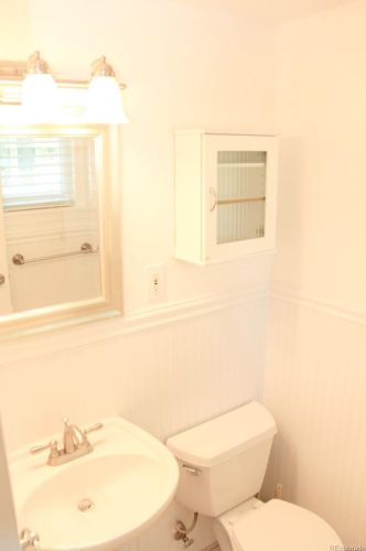 661 Bates Ave, Englewood CO 80113-1663 exterior