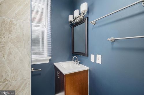 1320 61 St, Philadelphia PA 19151-3924 exterior