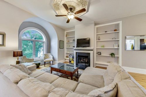 1965 Lincoln Ave, Chicago, IL 60614-5403