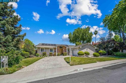 5569 Via Ensenada, Concord, CA 94521-4743
