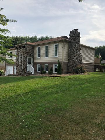 6055 Magnolia Dr, Newburgh IN  47630-1739 exterior