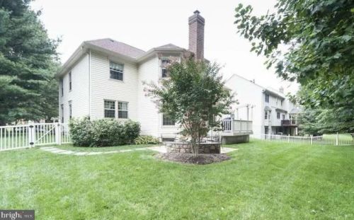 712 Pebble Beach Dr, Silver Spring, MD 20904-3578