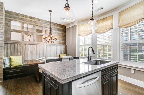 3636 Brookleigh Ln, Atlanta GA  30319-2219 exterior