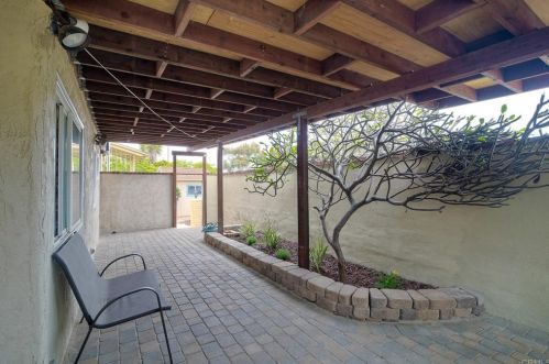 2652 Rosecrans St, San Diego, CA 92106-1365