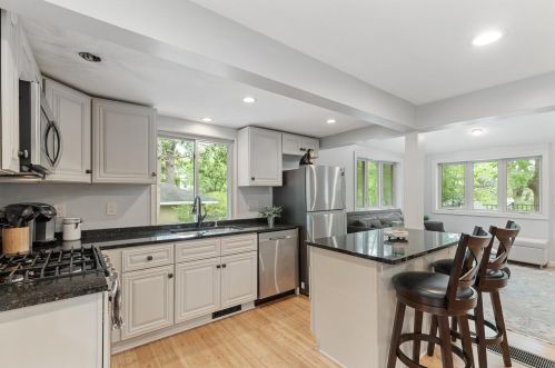 947 Barclay St, Saint Paul MN  55106-3501 exterior