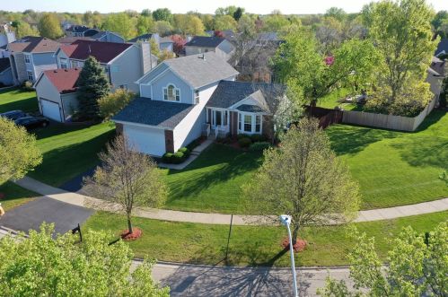 1508 Comanche Dr, Lemont, IL 60490-5530