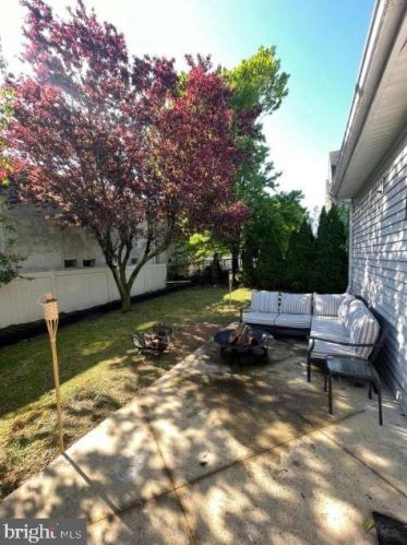 1727 Franklin St, Philadelphia, PA 19122-2929