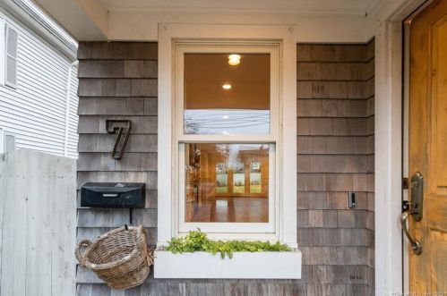 7 Sycamore St, Norwalk, CT 06855-2003