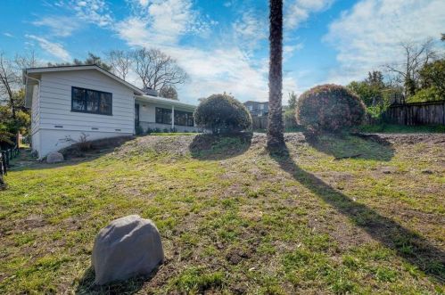 2459 Alta Vista Dr, Vista CA  92084-7028 exterior