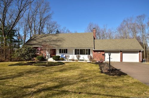 142 Scott Dr, Wapping, CT 06074-2821