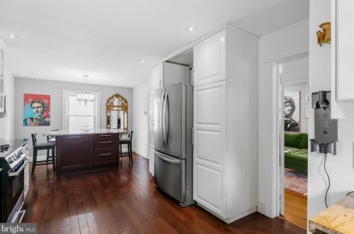 320 Chestnut St, Tavistock NJ 08033-1810 exterior