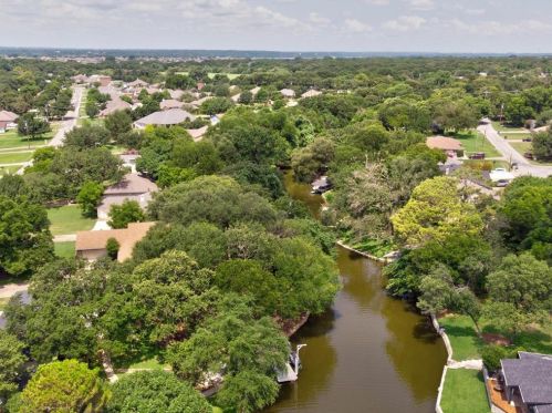 410 Granada Calle Ct, Granbury TX 76049-1476 exterior