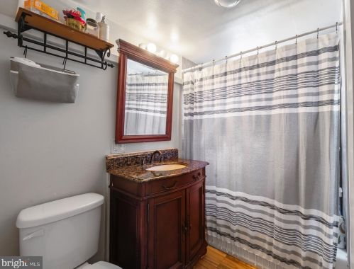 435 Hunt Ave, Trenton NJ  08610-4920 exterior