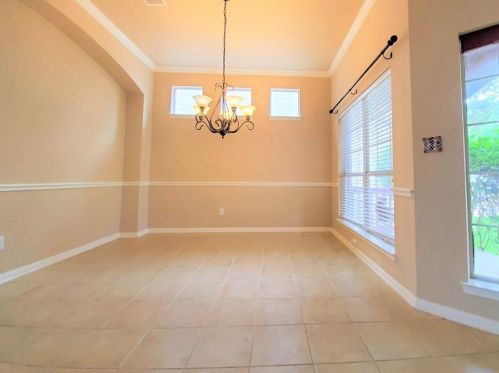 8001 Cobblestone, Austin TX  78735-7901 exterior