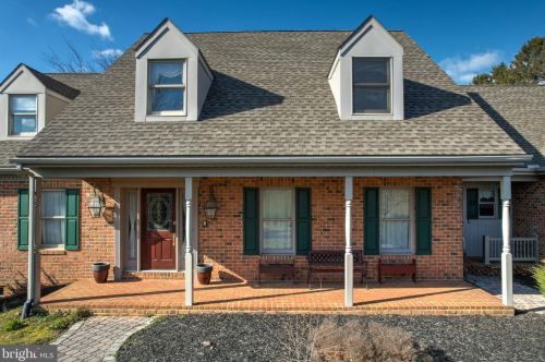 2045 Rockvale Rd, Lancaster PA  17602-1405 exterior