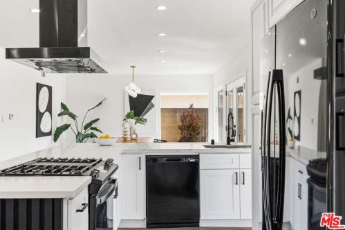 2854 Orange Ave, Anaheim CA  92804-3235 exterior