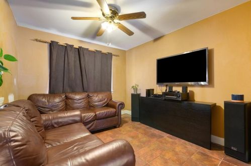 2110 Brandywine Ln, Austin TX  78727-4303 exterior