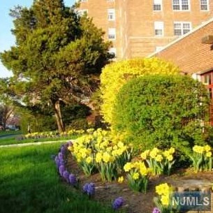 10 Crestmont Rd, Montclair NJ  07042-1930 exterior