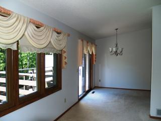 2002 Mesabi Ave, Saint Paul MN  55109-1738 exterior