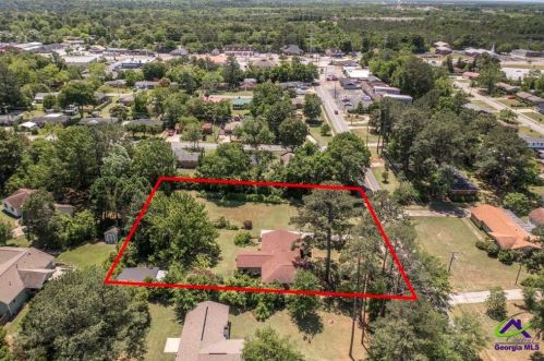 304 Belmont Dr, Warner Robins GA  31088-5546 exterior