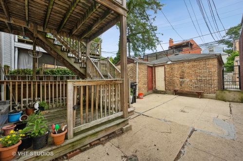2233 Southport Ave, Chicago IL  60614-8348 exterior