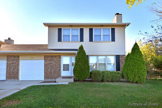 1369 Bannister Dr, Naperville, IL 60565-1221