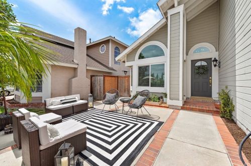 21081 Skylark Dr, El Toro, CA 92630-7266