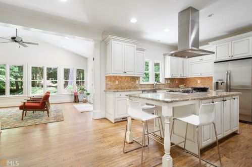 1331 Carolyn Dr, Atlanta GA  30329-3546 exterior