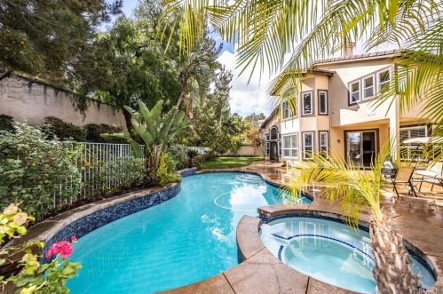 1098 Rexford Ln, Anaheim CA  92808-2333 exterior