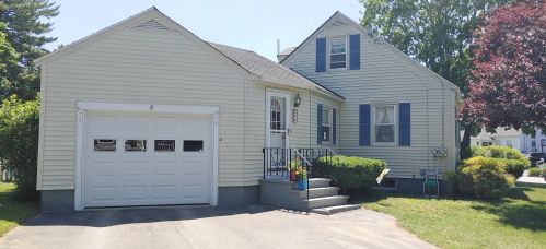 8 Cranbrook Ln, Dover, NH 03820-2006