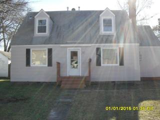 319 Ashlawn Dr, Norfolk VA  23505-1501 exterior