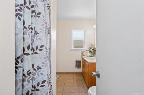 526 Buttonwood St, Anaheim CA  92805-2225 exterior