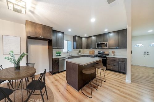 9450 Cabrillo Dr, Riverside CA  92503-1169 exterior