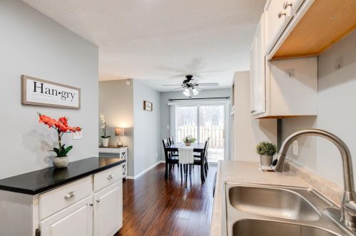 1522 Aspen Dr, Saint Paul MN  55122-1305 exterior