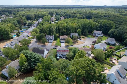 3 Princeton Ct, Tinton Falls NJ 07702-4055 exterior