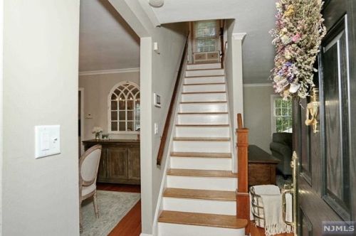 160 Kensington Rd, River Edge, NJ 07661-1208