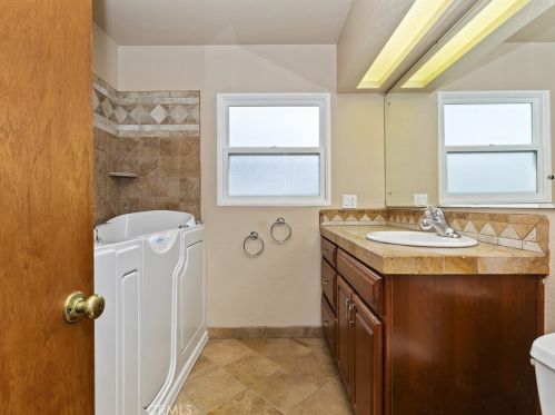 3506 Roslyn St, Riverside CA  92504-3535 exterior