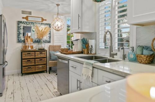 3555 Cameo Dr, Oceanside CA  92056-6366 exterior