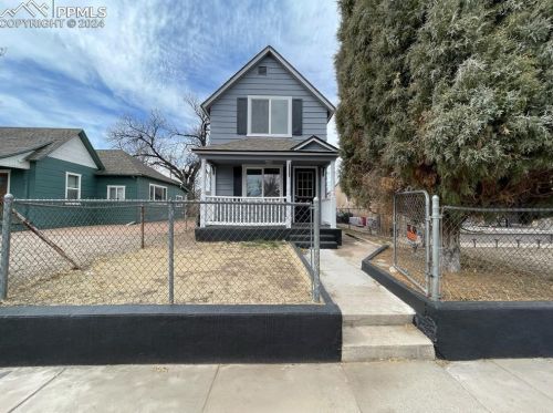 1023 Abriendo Ave, Pueblo, CO 81004-2566