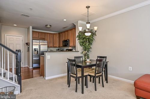 6313 Iris Meadow Ln, Haymarket, VA 20169-6237