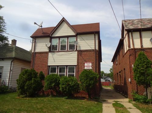 1220 Jackson St, Rockford, IL 61107-4130
